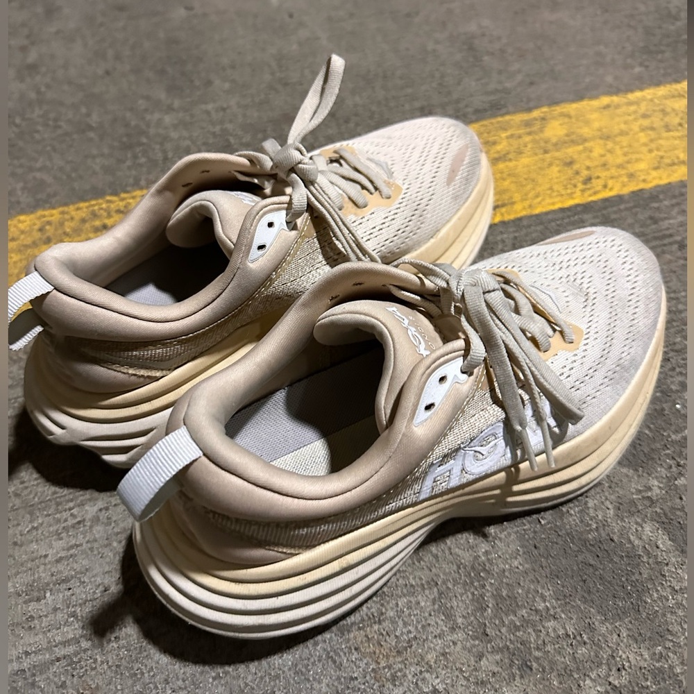 Hoka Bondi 8 SHIFTING SAND / EGGNOG